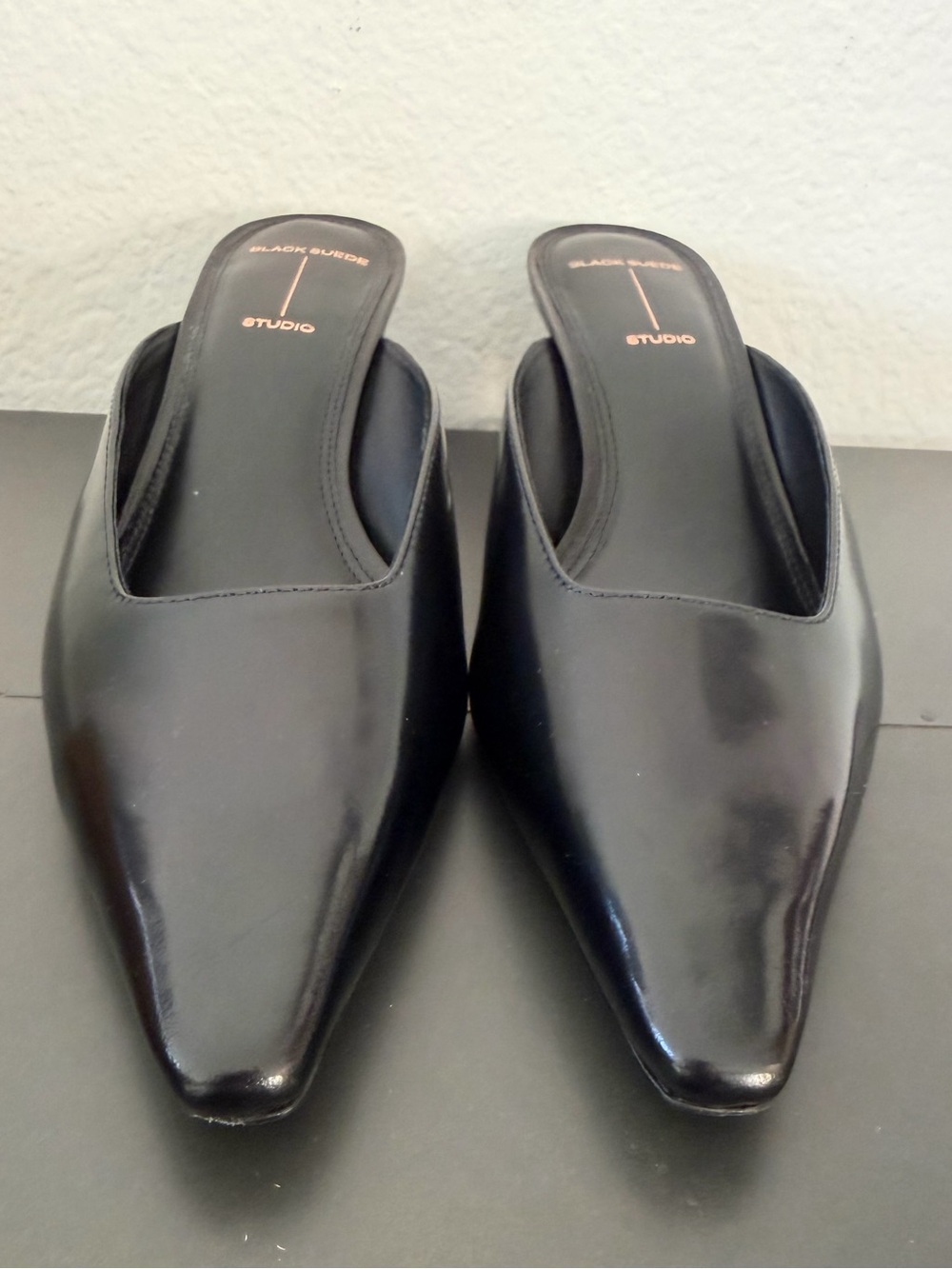 Black Suede Studio LOGAN 50 MULE Black Leather size 38.5 Excellent Condition - Picture 2 of 13